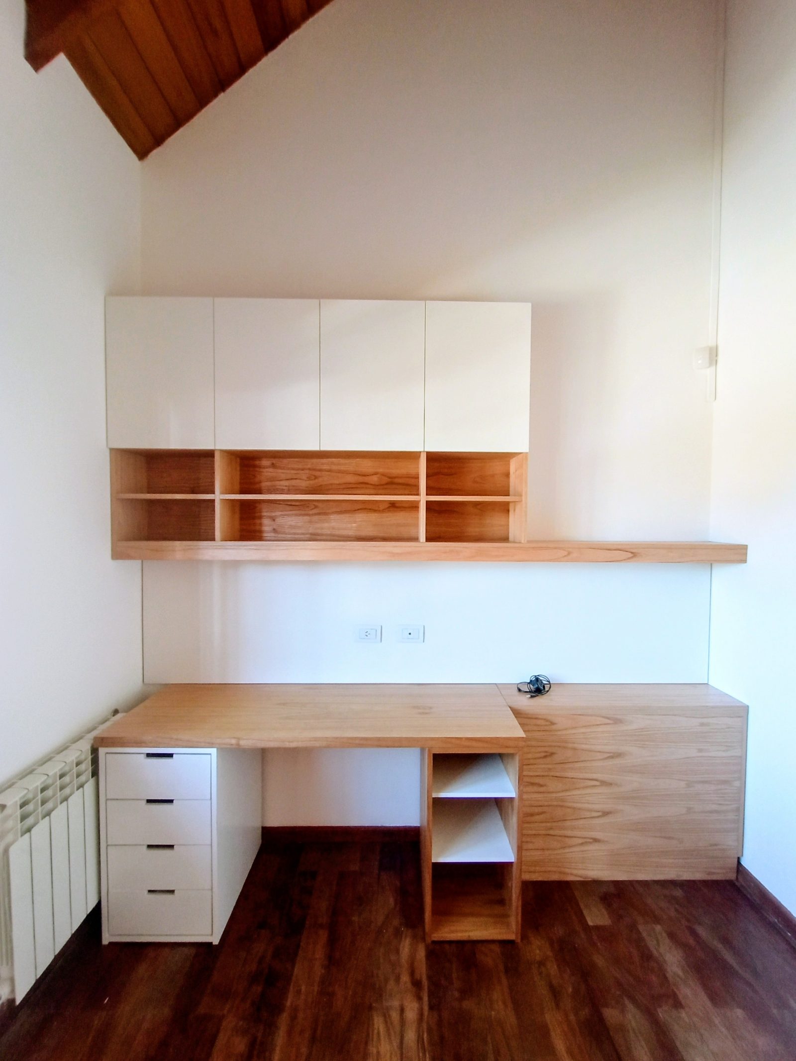 Sistema de escritorio construido e instalado, fiel al proyecto